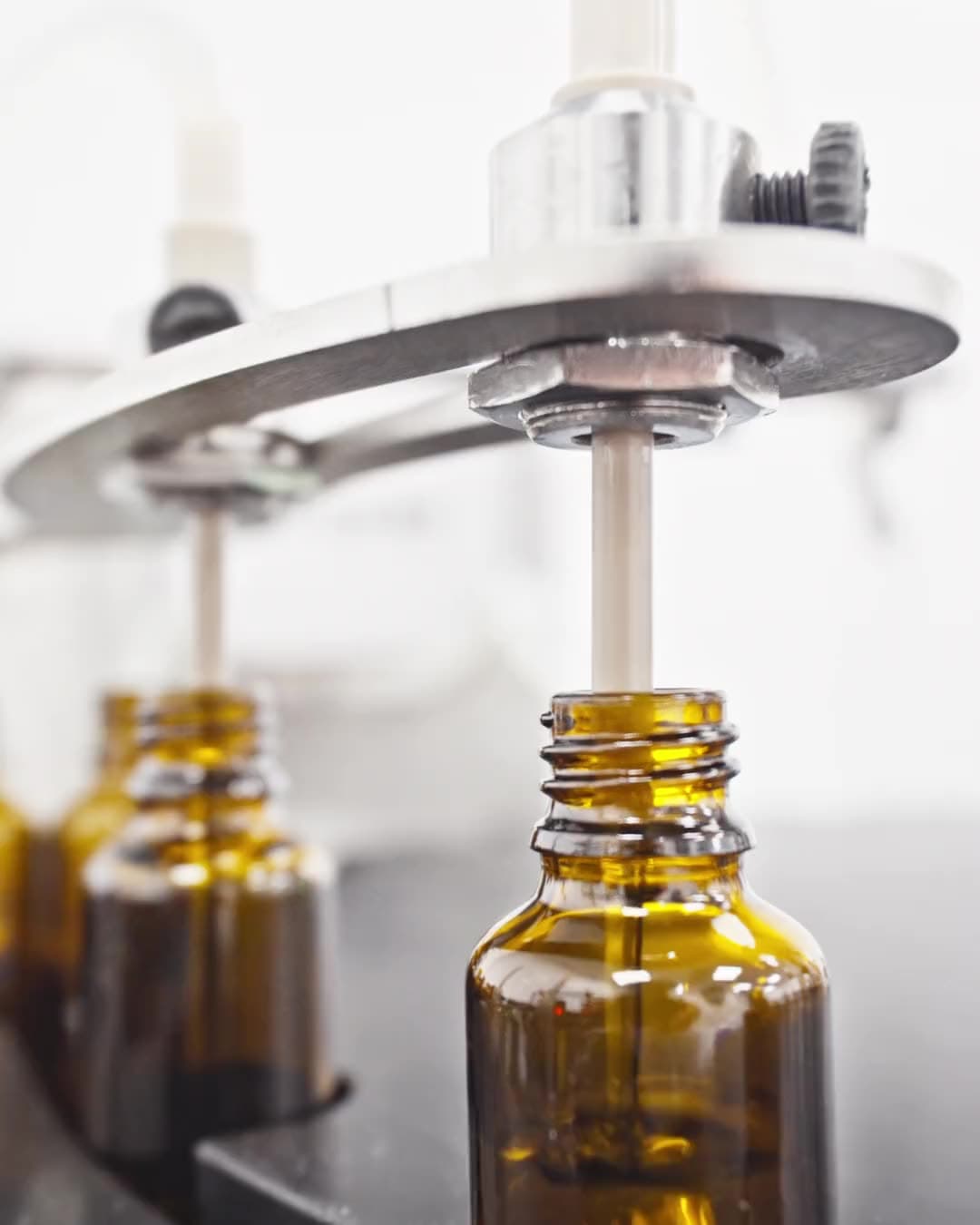 Ein Blick in die Produktion, von der Rezeptur bis zur fertigen Charge.